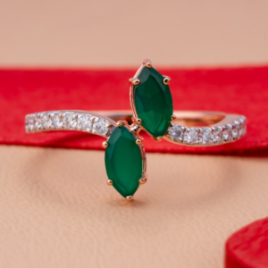 Spiral diamond ring in rose gold with pavé setting